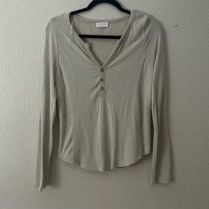 NWOT PINK LILY boutique tan Henley long sleeve tshirt
